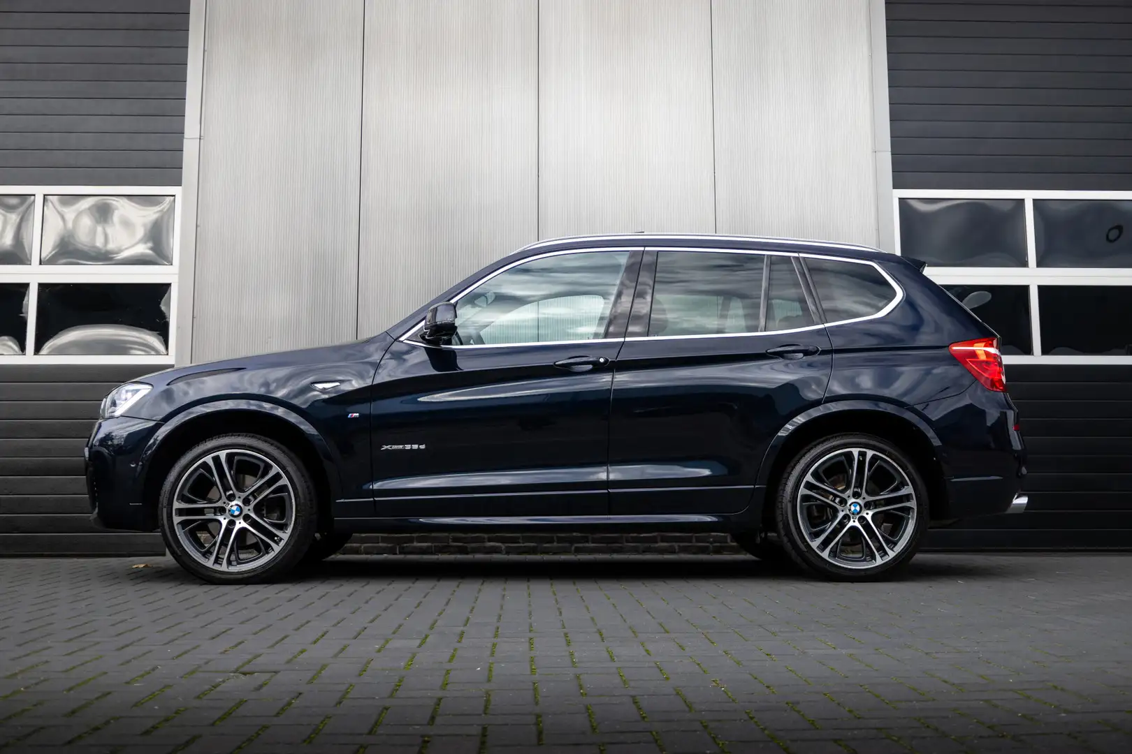 BMW X3 xDrive35d 313 pk High Executive M-Sportpakket /NL- Noir - 2