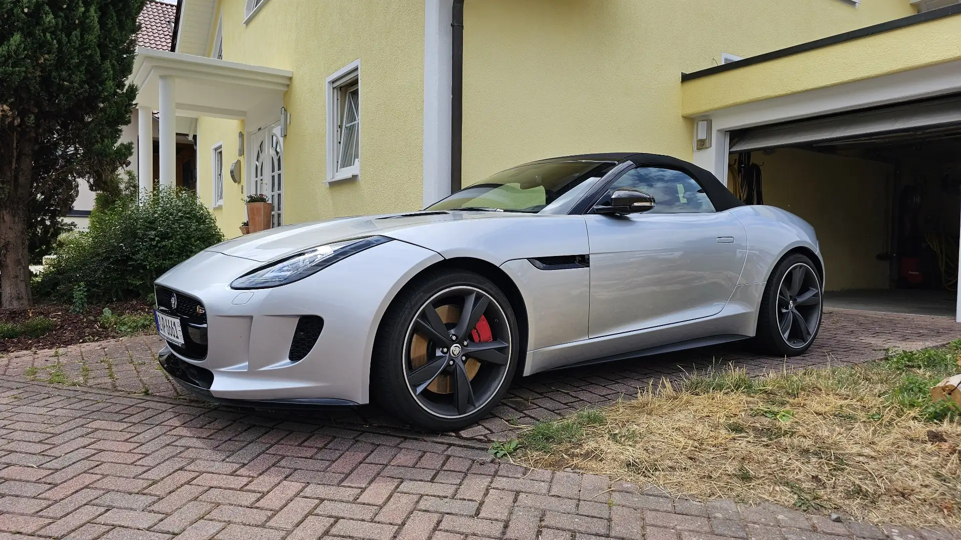 Jaguar F-Type V8 S Stříbrná - 1