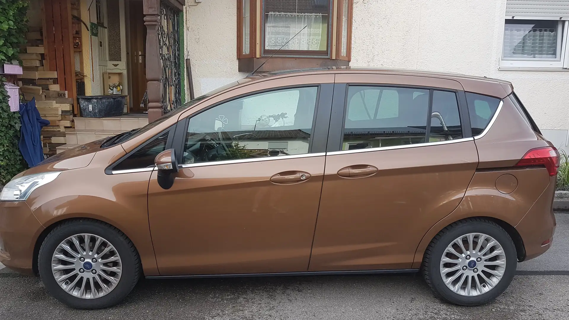 Ford B-Max B-MAX 1.6 TDCi SYNC Edition Brown - 1