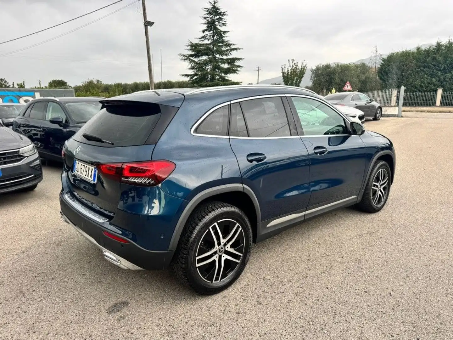 Mercedes-Benz GLA 200 d Automatic Progressive Bleu - 1