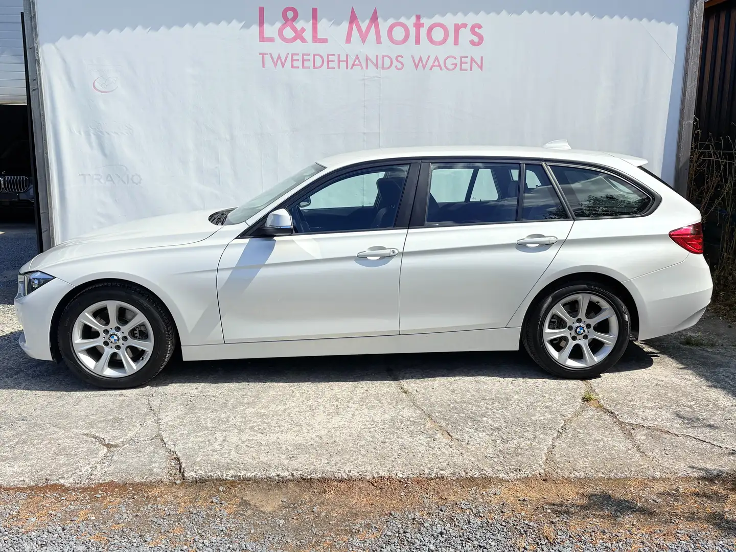 BMW 328 i Touring 245Pk*Navi Leder Pdc Alu 17"* Weiß - 2