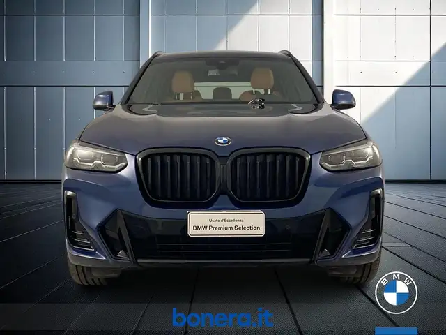 BMW X3 view 3
