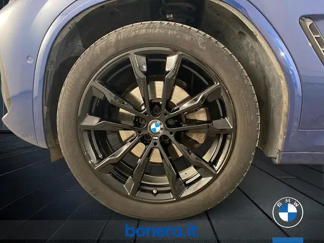 BMW X3 view 12