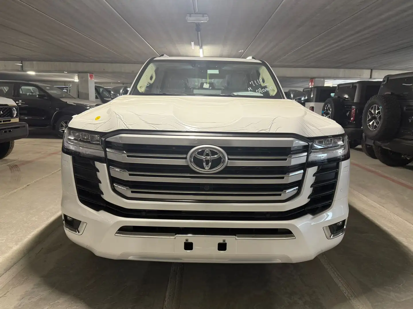 Toyota Land Cruiser LC 300 VXR 3.5 TWIN TURBO  OUT OF EU Beige - 1