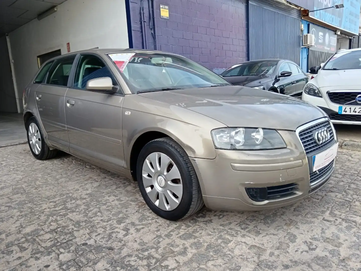 Audi A3 Sportback 1.9TDI Ambition Beige - 2