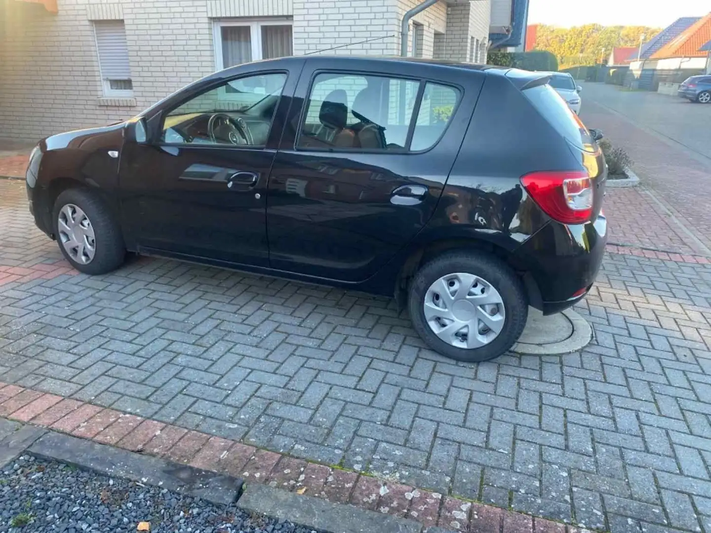Dacia Sandero dCi 90 S&S Laureate Schwarz - 1