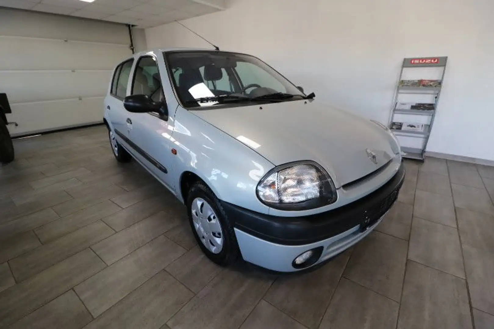 Renault Clio 1.2 4/5 Türer, 87.000Km, TÜV Neu - 1