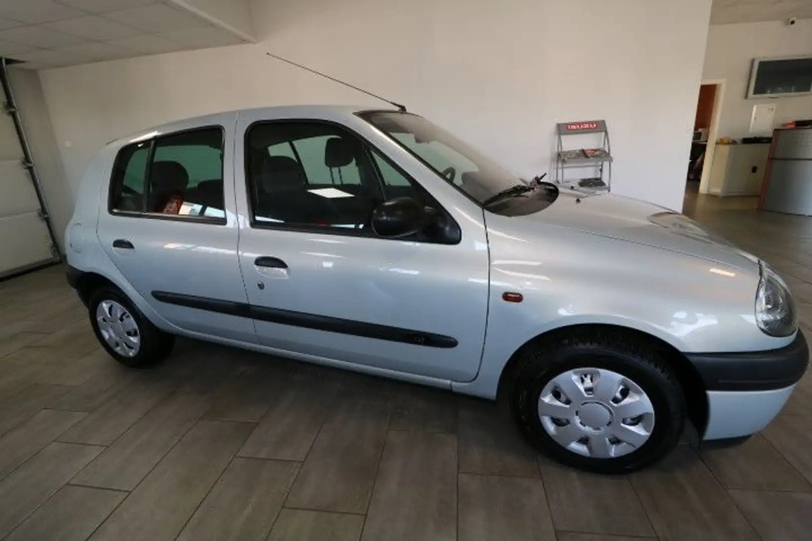 Renault Clio 1.2 4/5 Türer, 87.000Km, TÜV Neu - 2