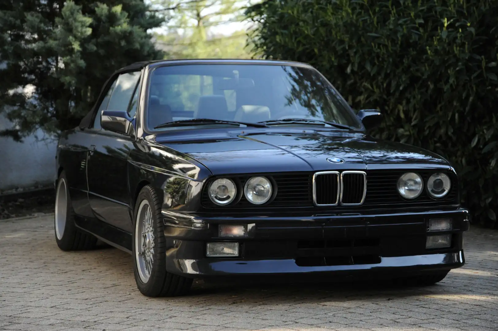 BMW M3 E30 Cabrio Zwart - 1