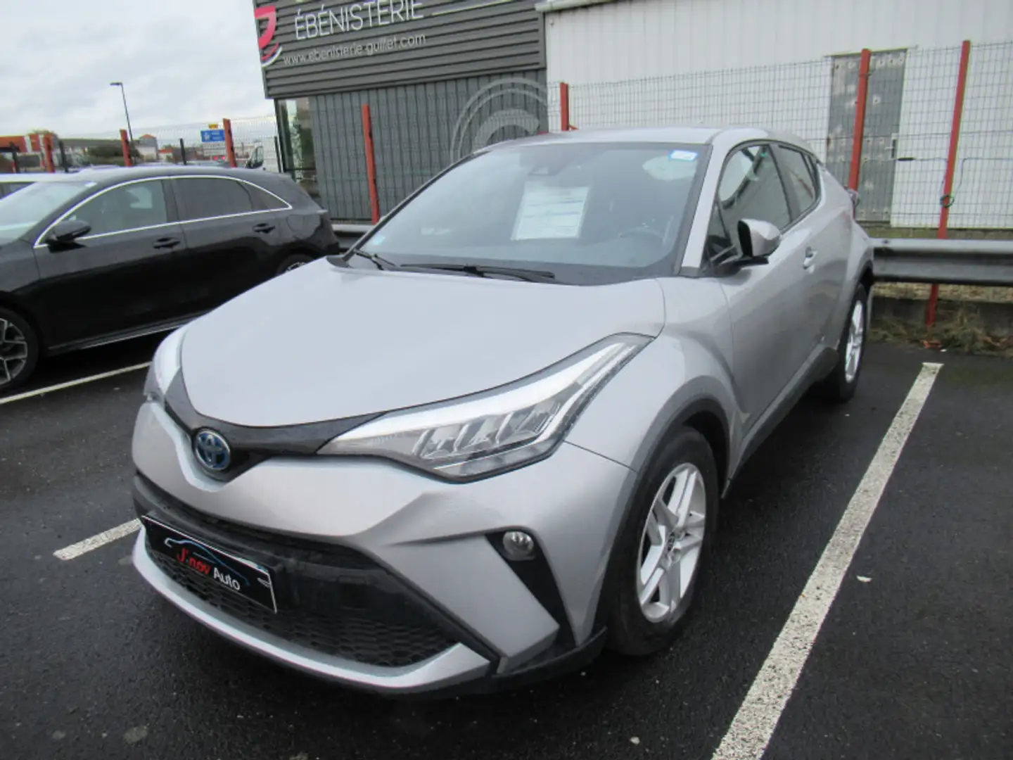 Toyota Dyna 1.8 HYBRIDE 122CH DYNAMIC BUSINESS E-CVT + PROGRAMME BEYOND ZERO ACADEMY Šedá - 1