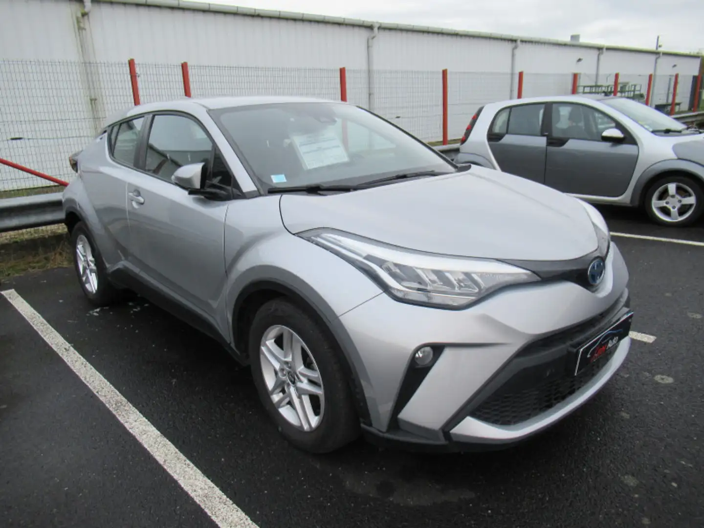 Toyota Dyna 1.8 HYBRIDE 122CH DYNAMIC BUSINESS E-CVT + PROGRAMME BEYOND ZERO ACADEMY Šedá - 2