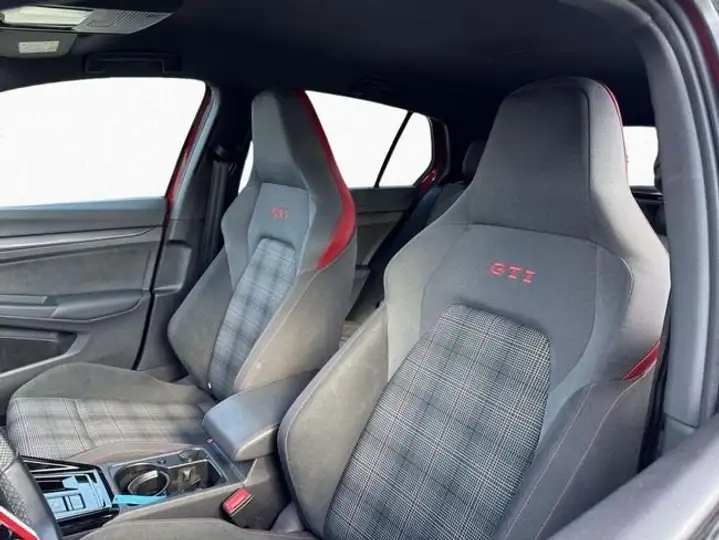 Volkswagen Golf 2022, foto 8