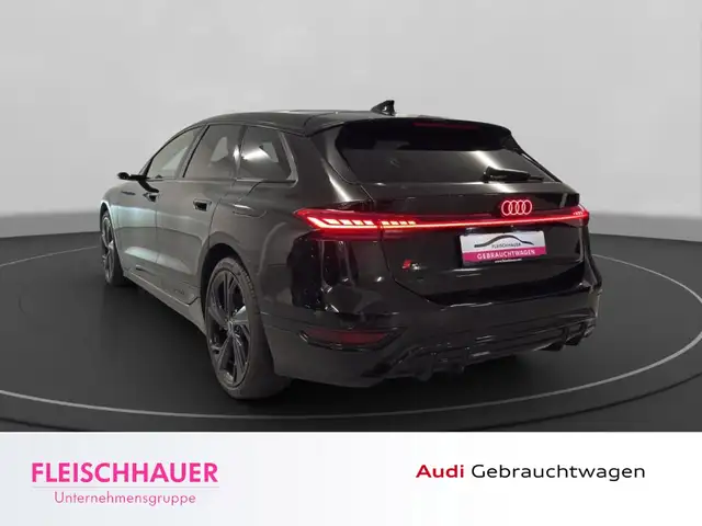 Audi A6 Avant view 4