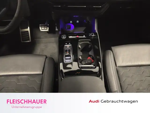 Audi A6 Avant view 15
