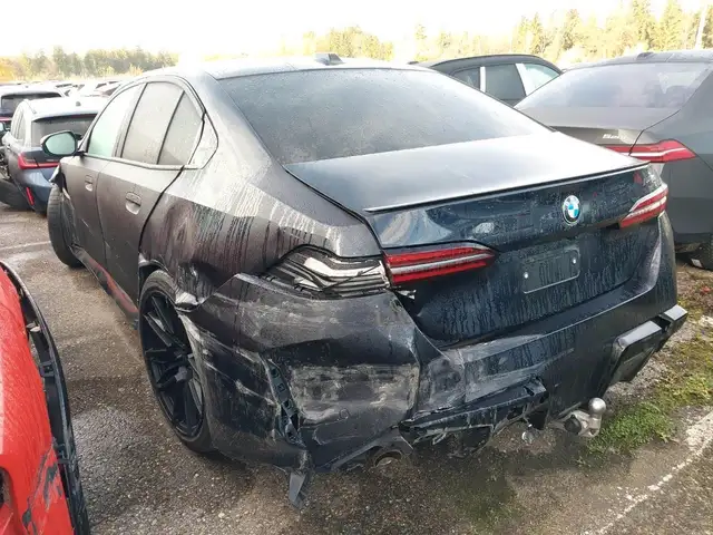 BMW M5 Limousine Basis