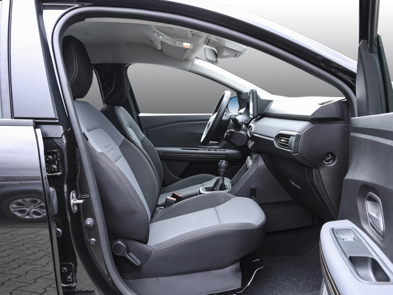 Dacia Sandero Stepway Extreme+ TCe 110 NAVI SHZ PDC BT — photo 4