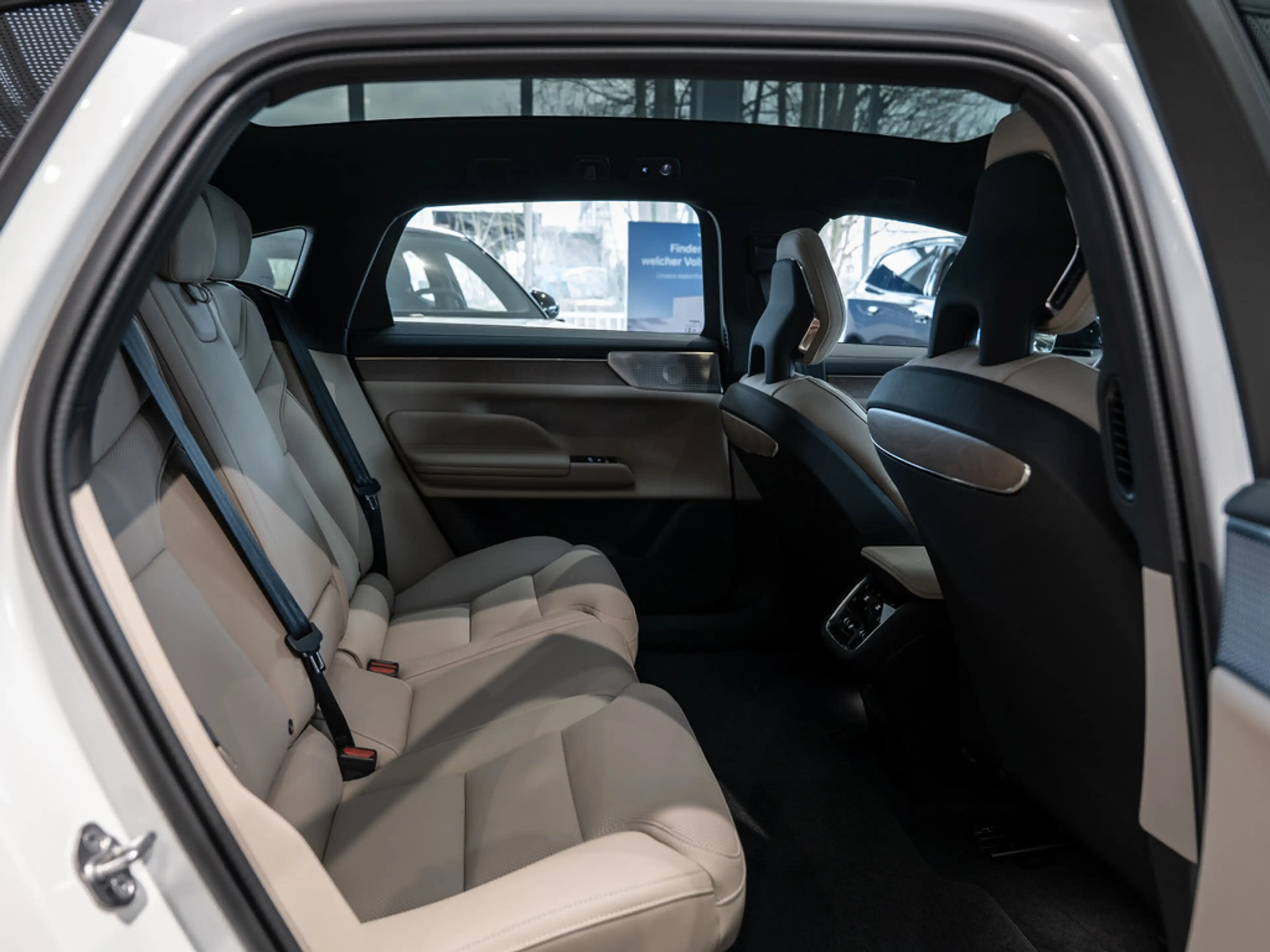 Volvo ES90 Single Motor Extended Range Ultra 360° — photo 8
