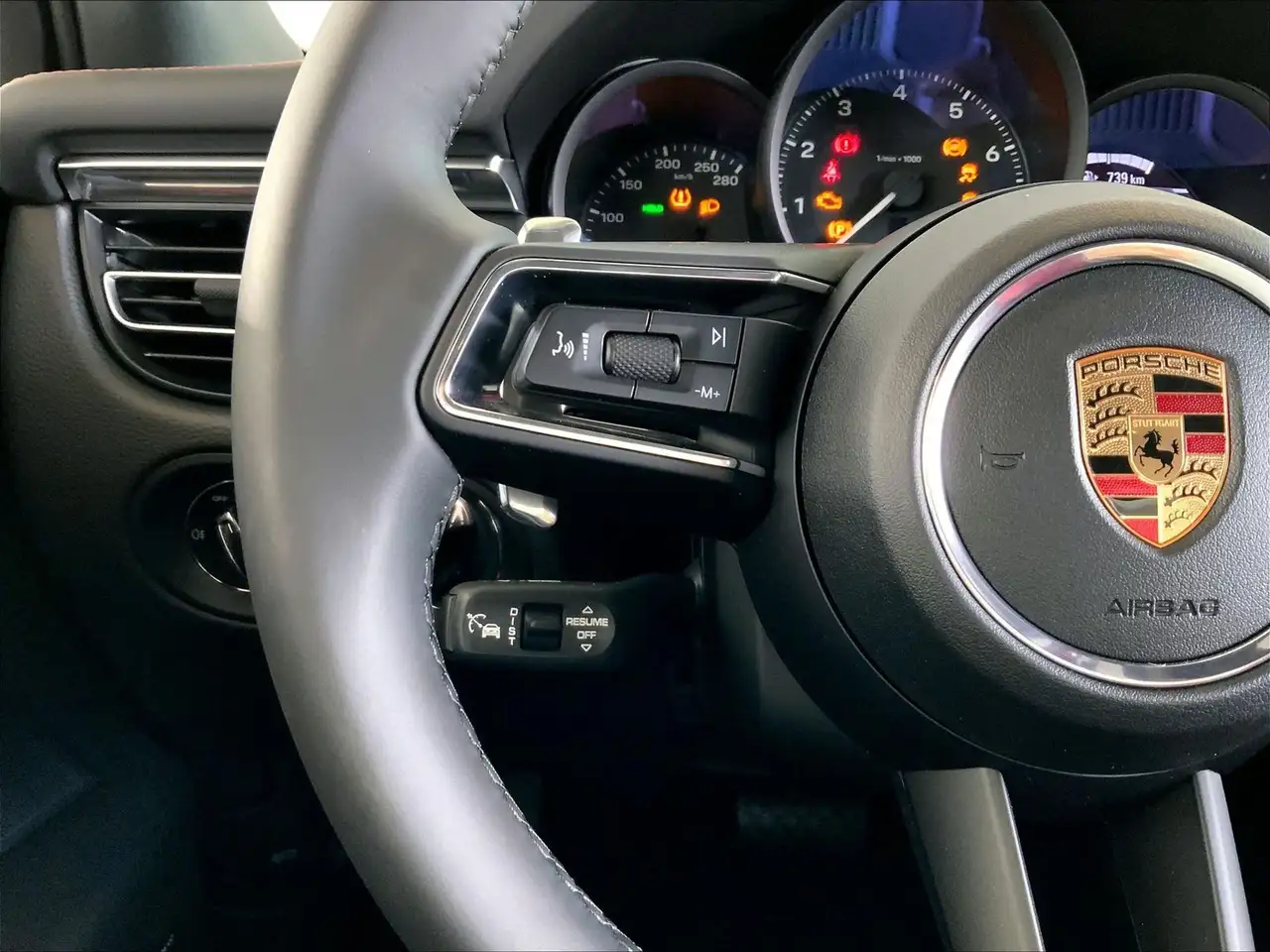 Porsche Macan снимка Porsche Macan