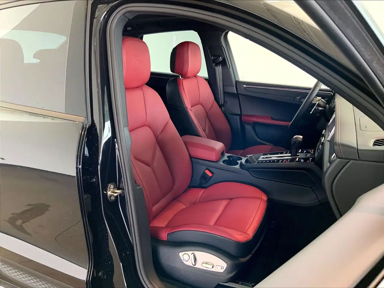 Porsche Macan снимка Porsche Macan