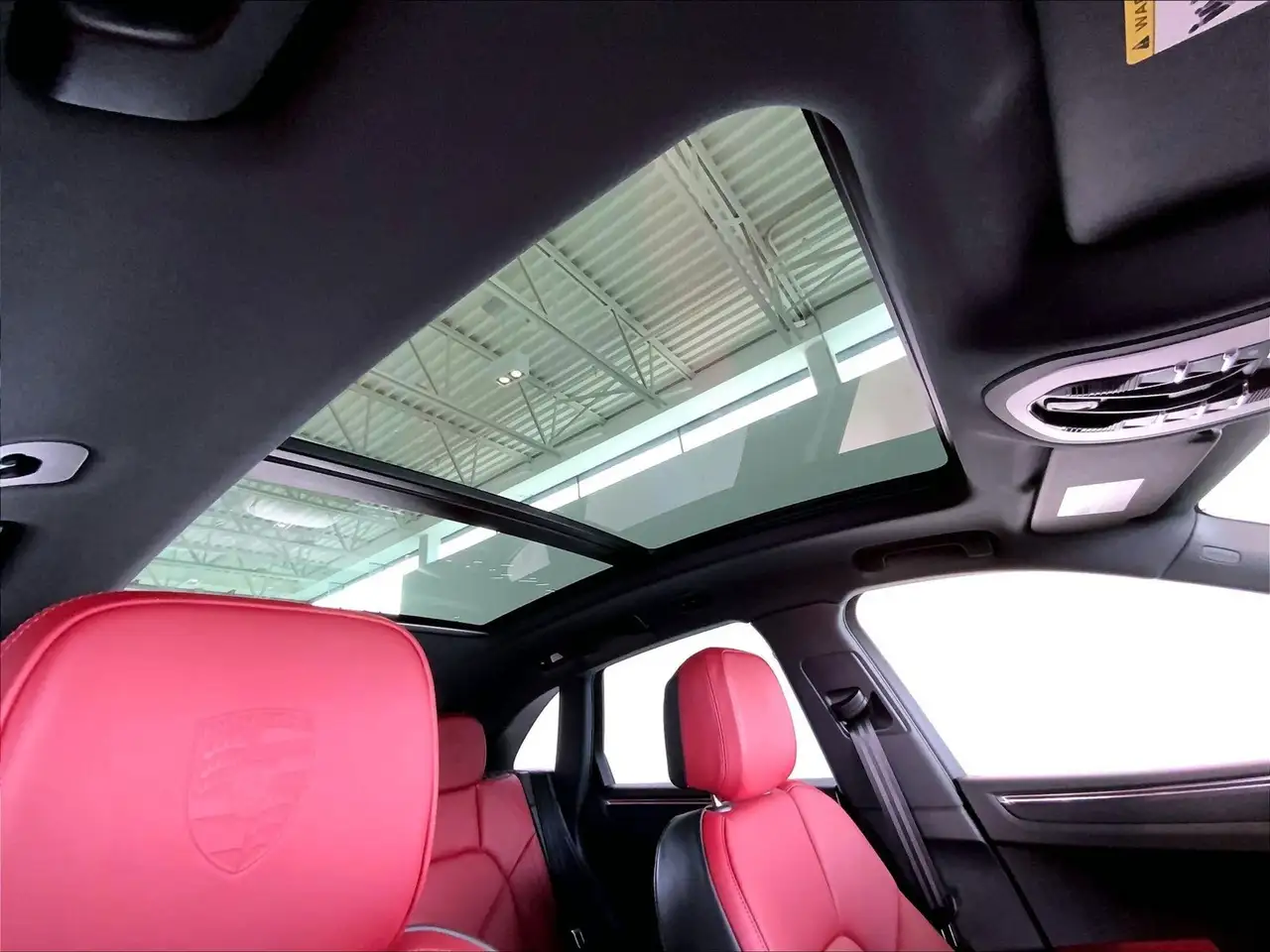 Porsche Macan снимка Porsche Macan
