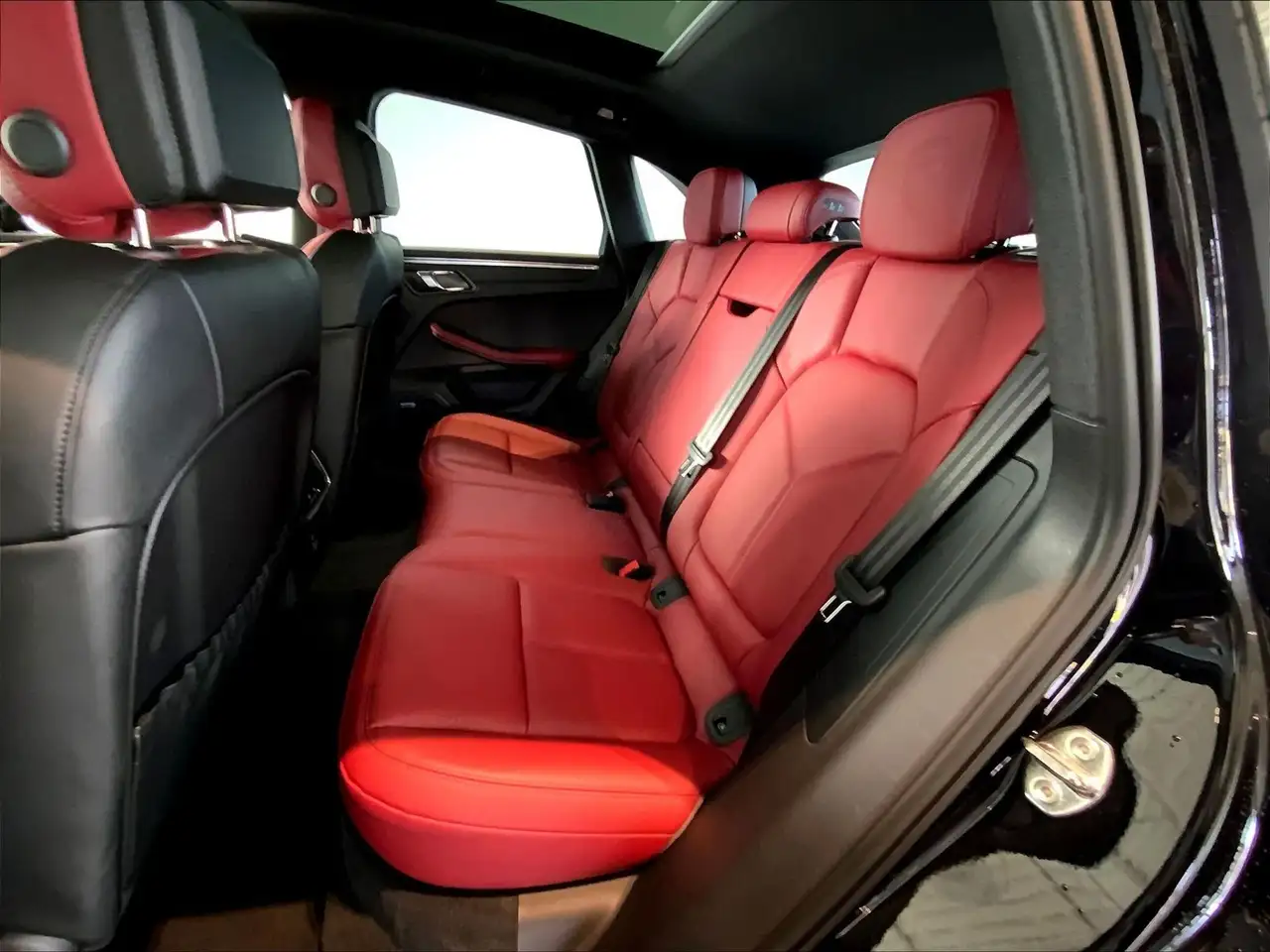 Porsche Macan снимка Porsche Macan