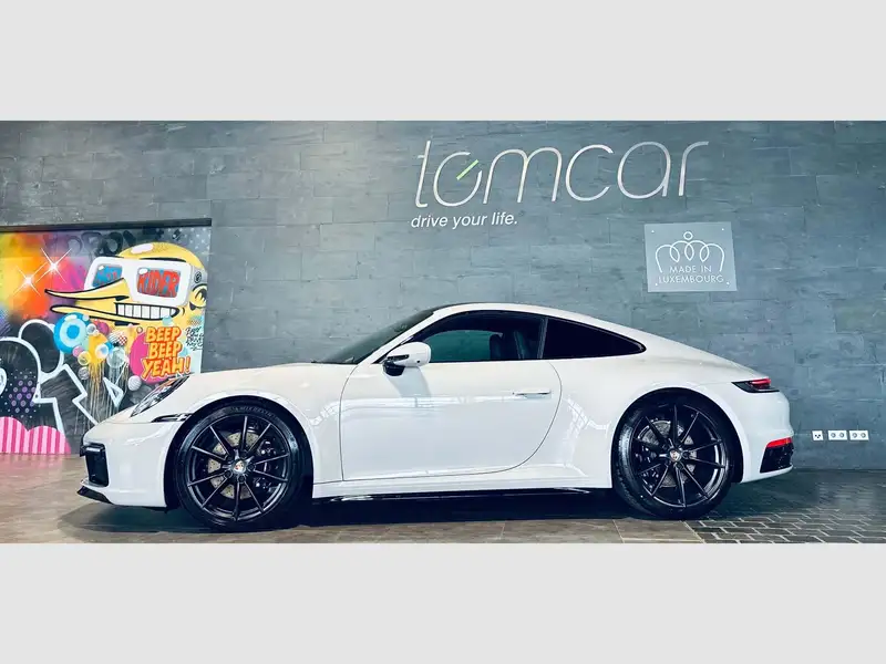 PORSCHE 911
