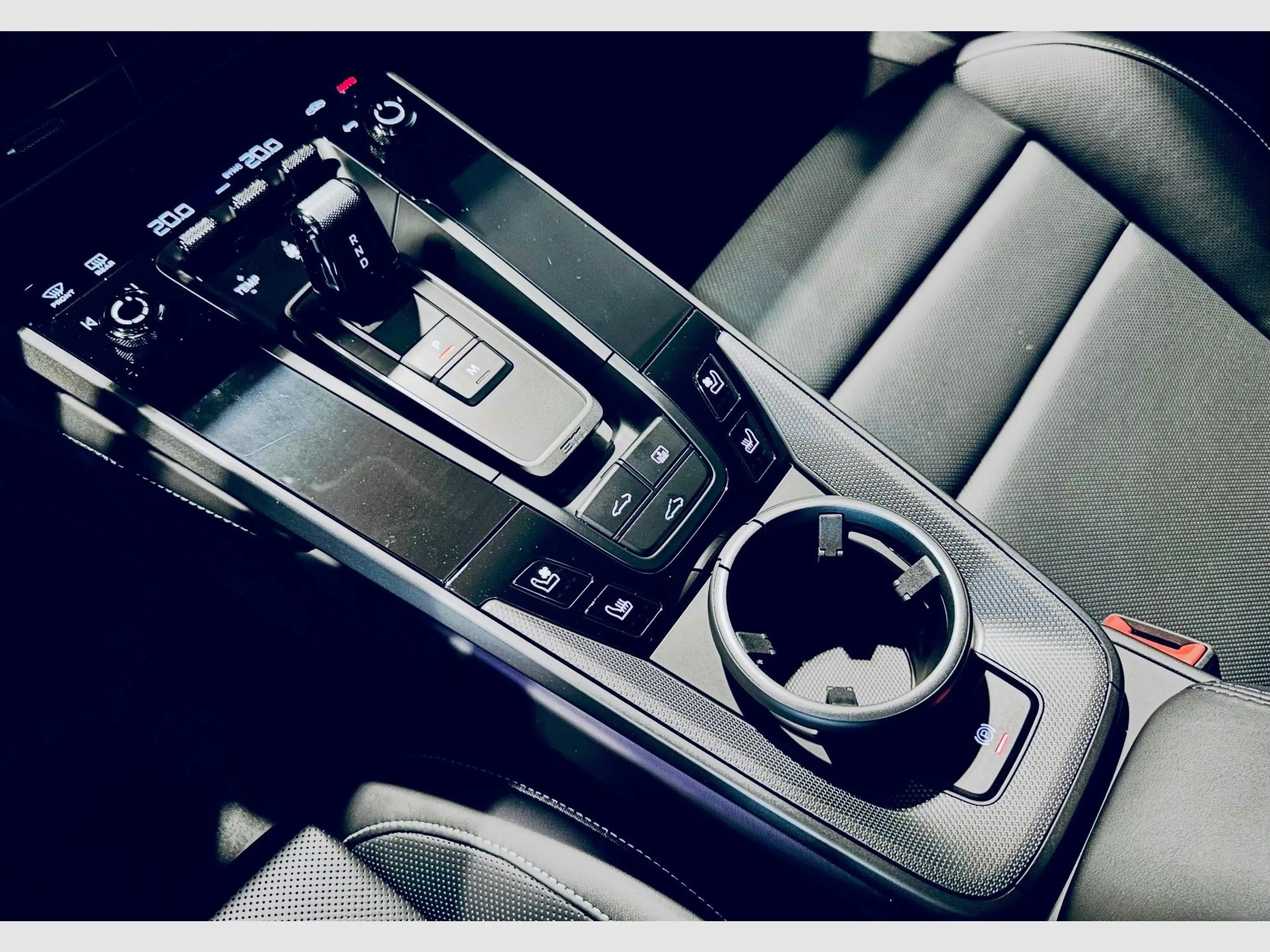 Porsche 992 992 CARRERA 4S COUPE PDK — photo 9