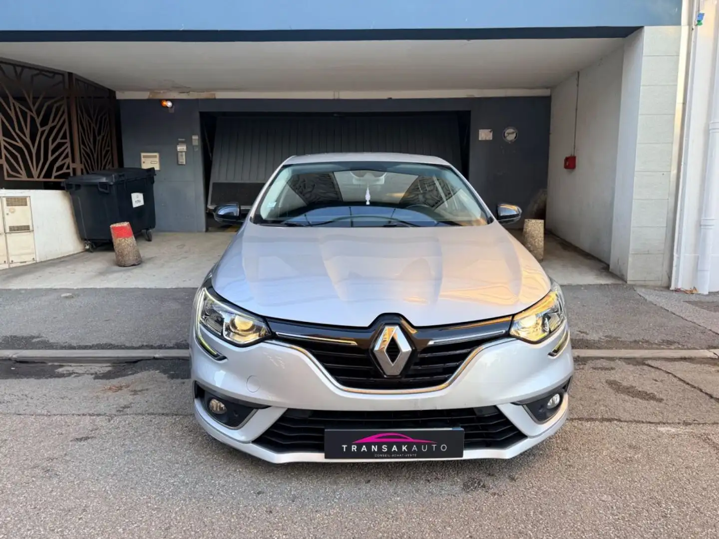 Renault Megane IV BERLINE BUSINESS 1.5 L Blue dCi 115 CV EDC Business Grijs - 2