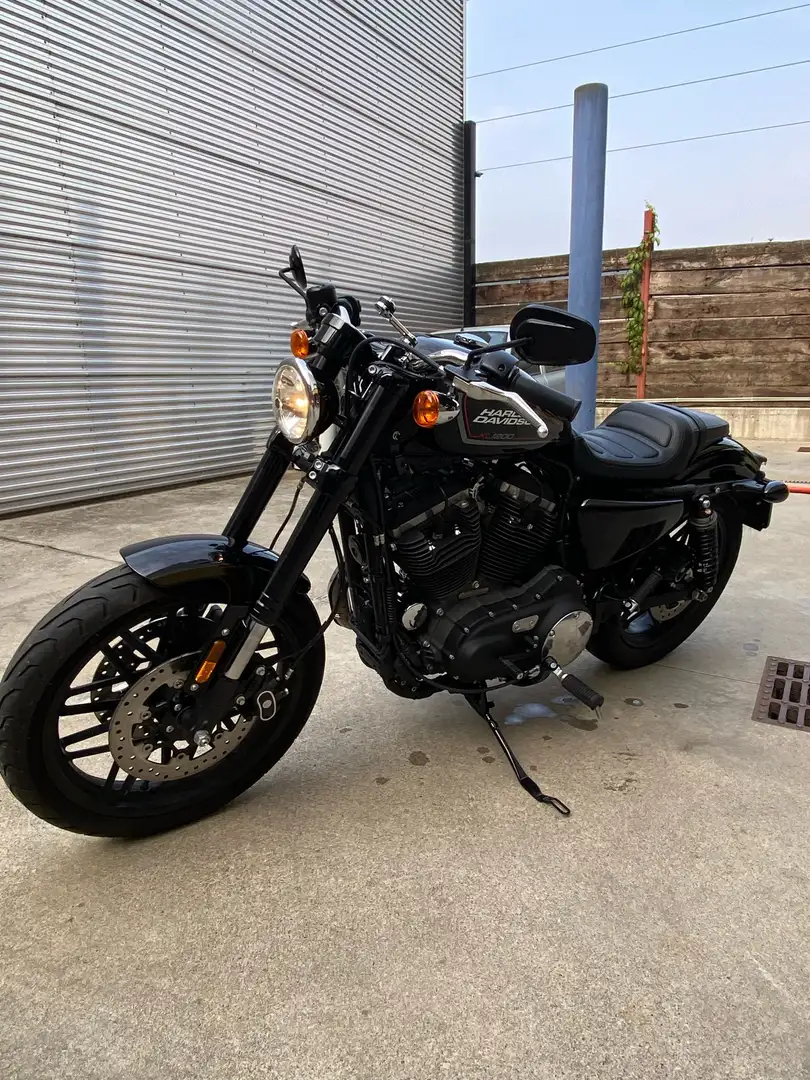 Harley-Davidson Roadster Чорний - 2