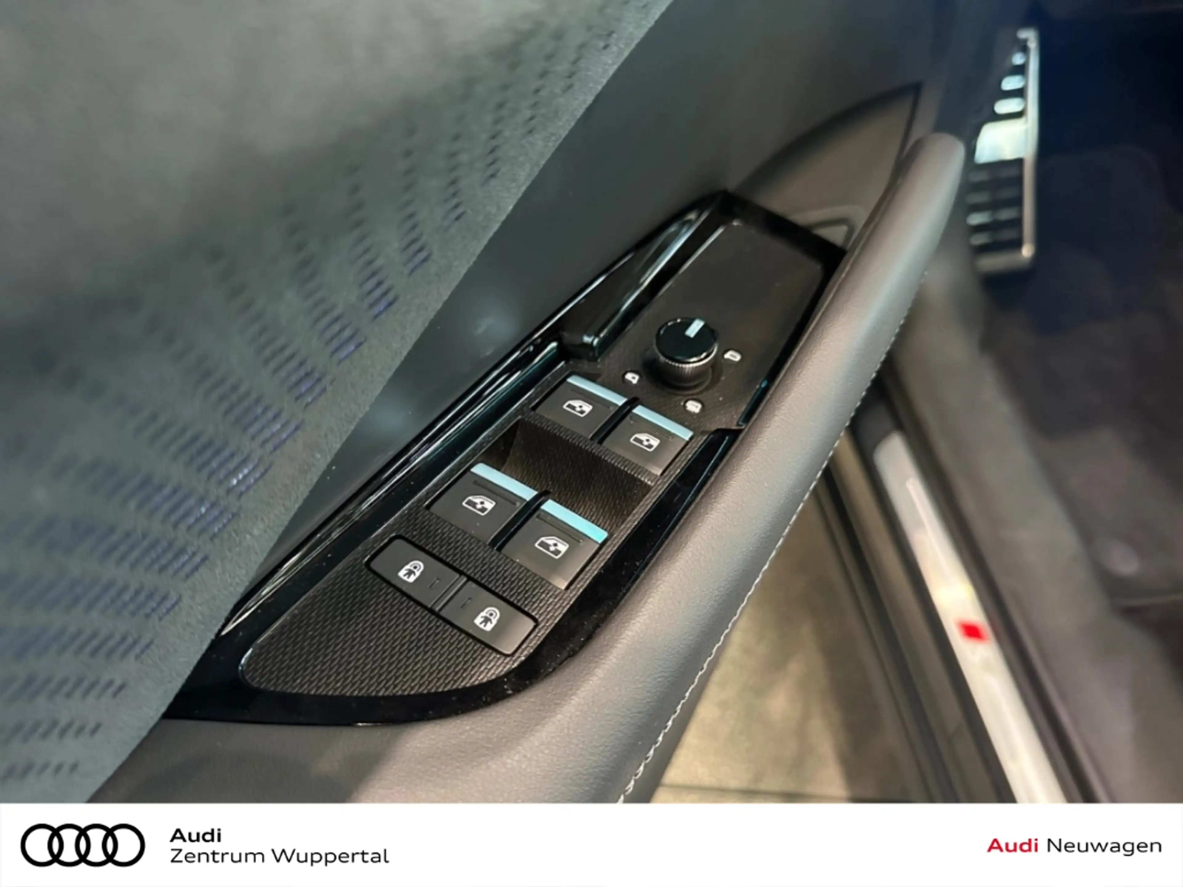 Audi Q3 SPORTBACK Stronic TFSI quattro 195 kW — photo 10