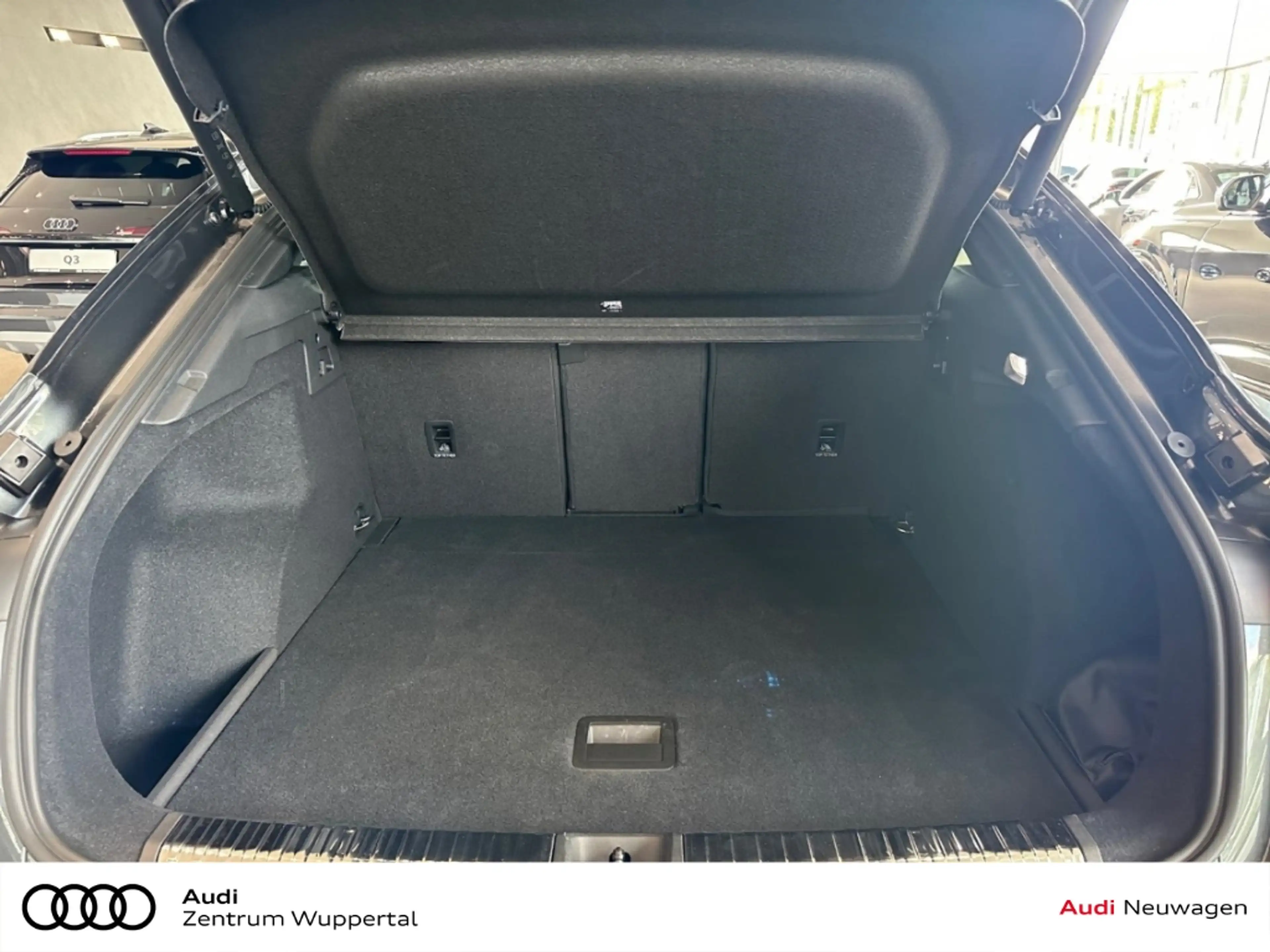 Audi Q3 SPORTBACK Stronic TFSI quattro 195 kW — photo 8