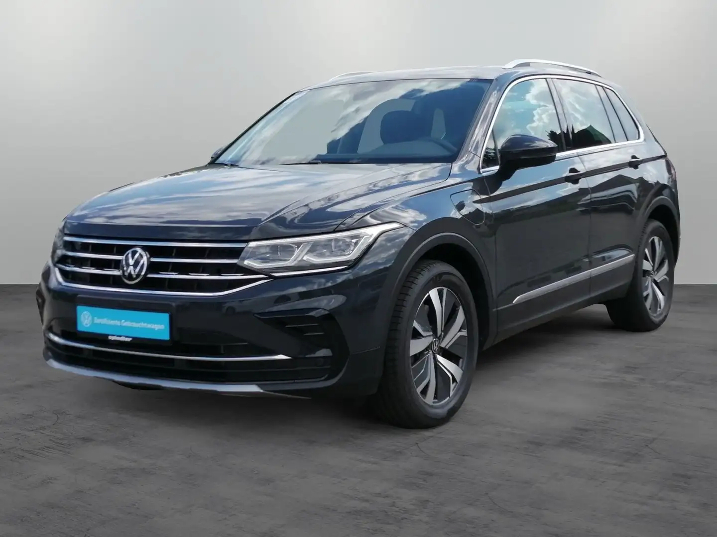 Volkswagen Tiguan TSI Elegance AHK Navi Pano Kamera virtual Grau - 2