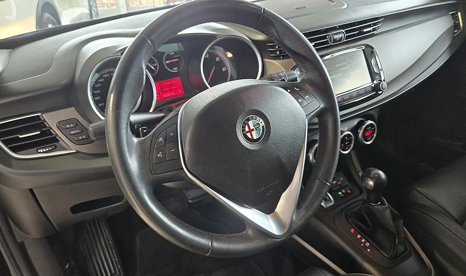 Alfa Romeo Giulietta 2.0 JTDM Exclusive --TOLLE AUSFÜHRUNG-- Schwarz - 2
