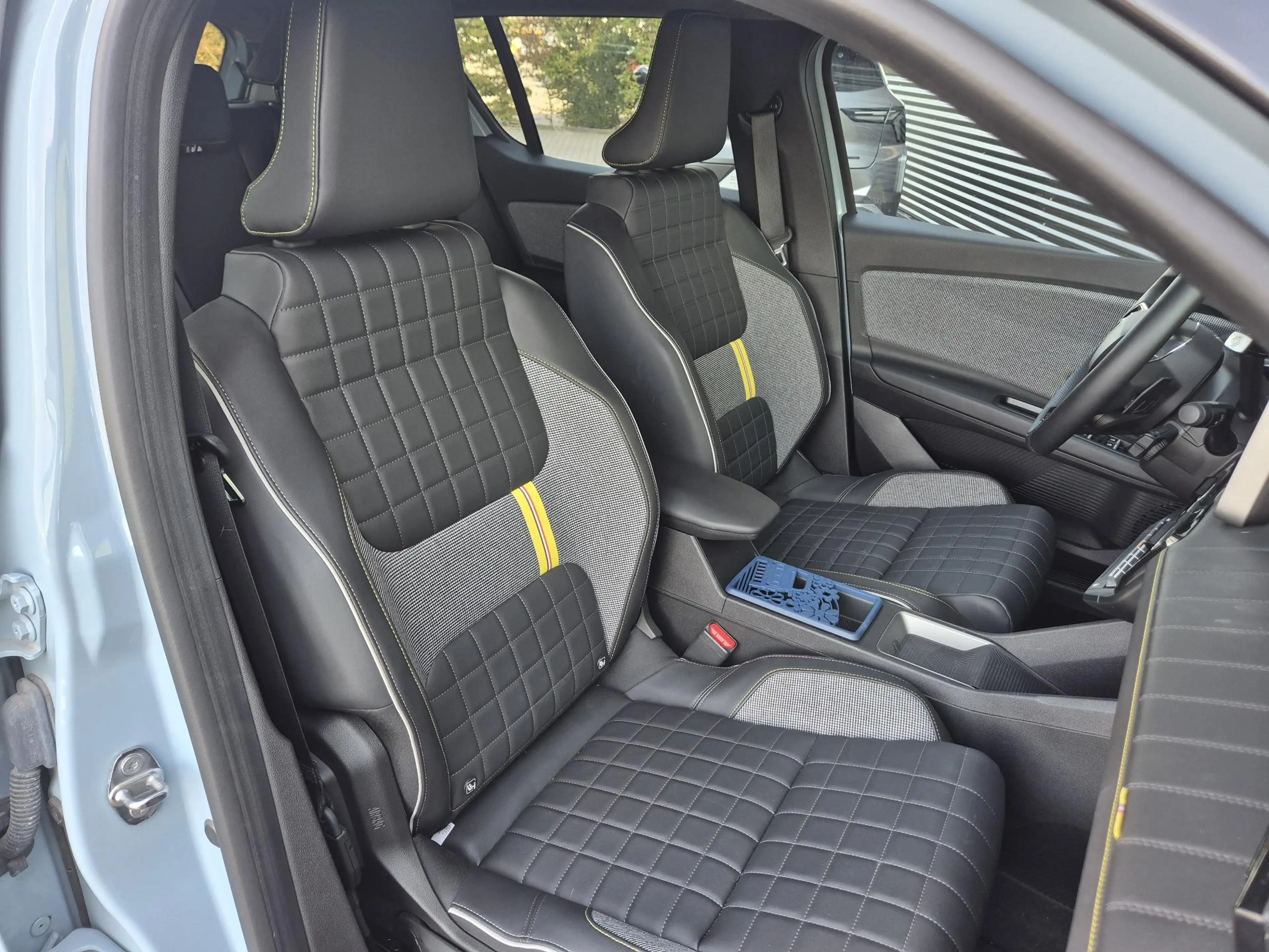 Renault R 4 comfort range iconic 52 kWh Harman/kardon audiosys — photo 2