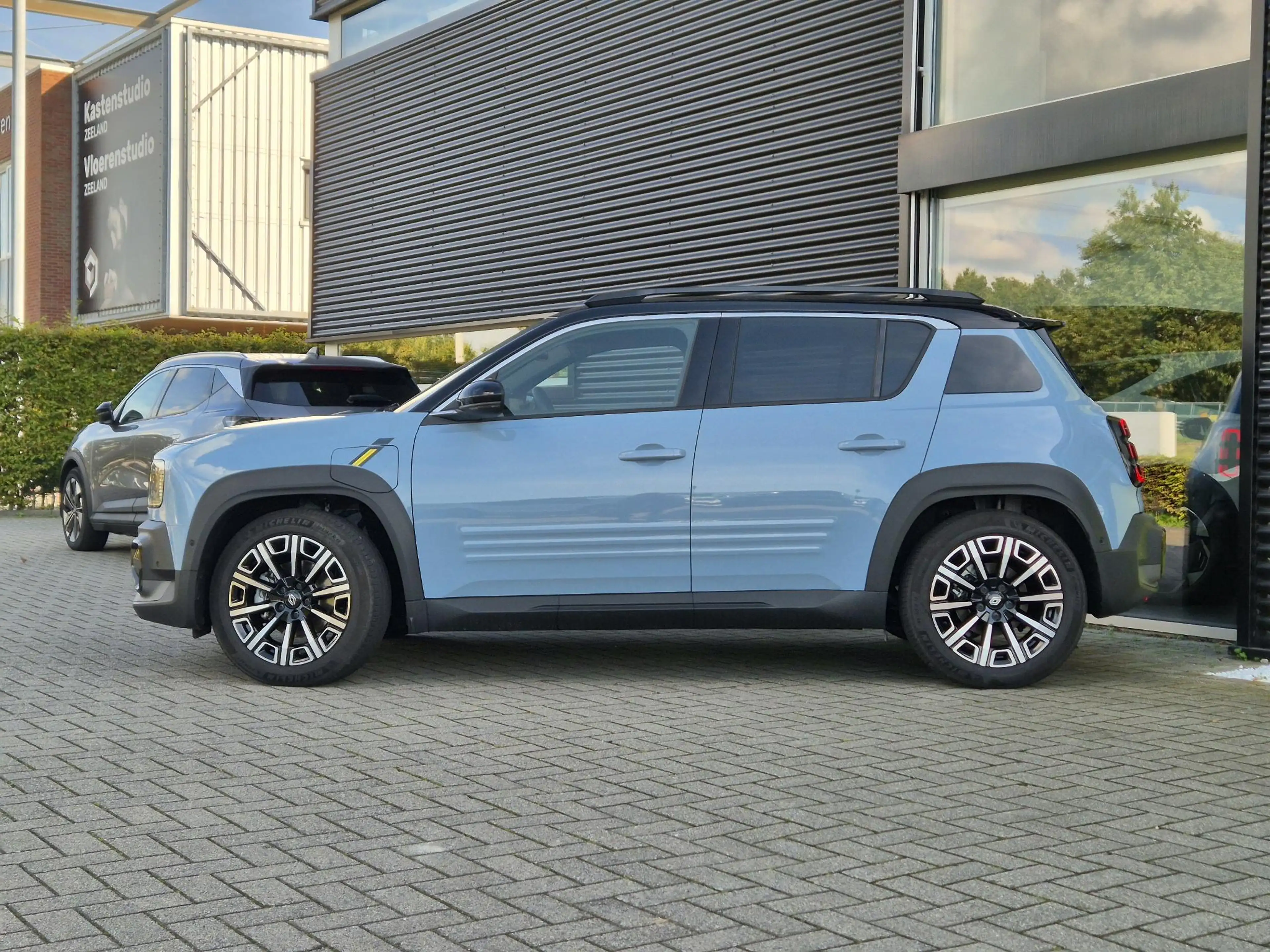 Renault R 4 comfort range iconic 52 kWh Harman/kardon audiosys — photo 3