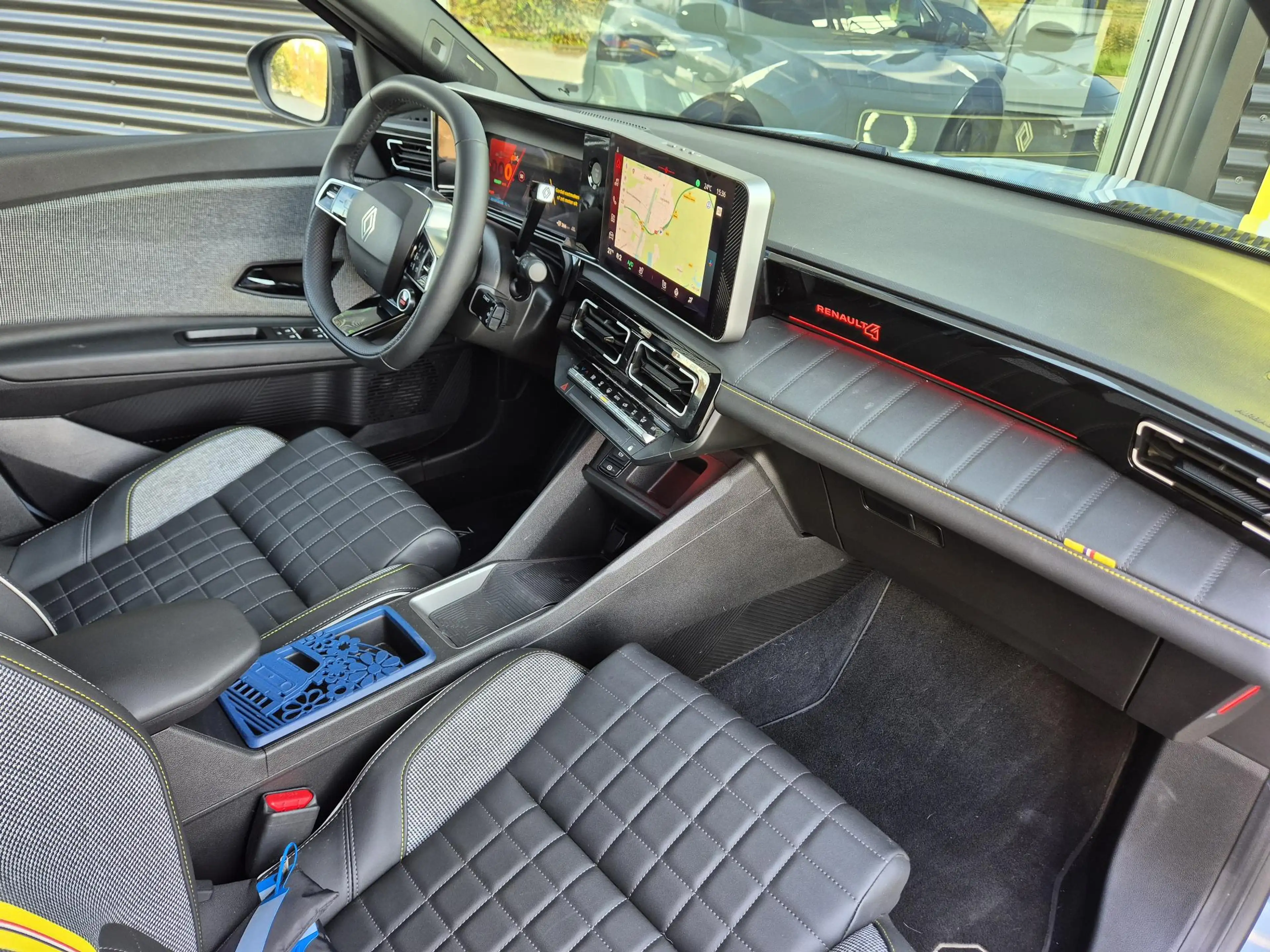 Renault R 4 comfort range iconic 52 kWh Harman/kardon audiosys — photo 30