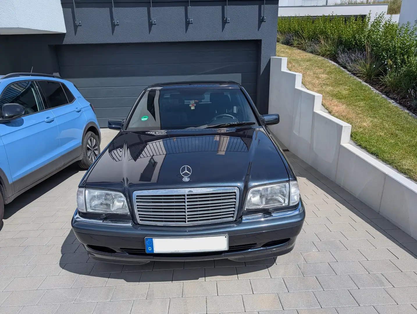 Mercedes-Benz C 240 W202Elegance Xenon KiSitz SHD SoRollo MBAudio Temp Schwarz - 2
