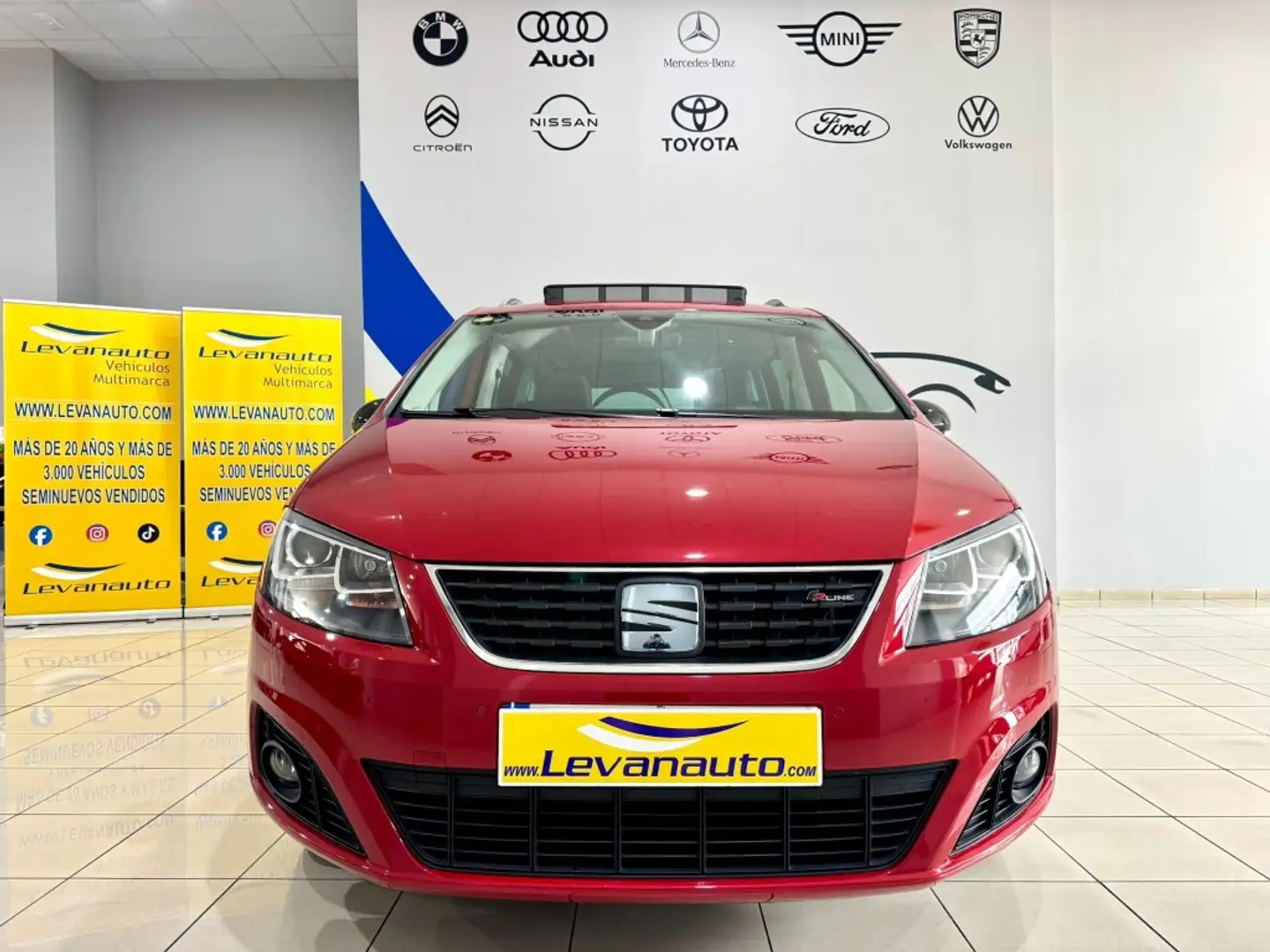 SEAT Alhambra 2.0TDI CR S&S Xcellence DSG 150 Rojo - 2