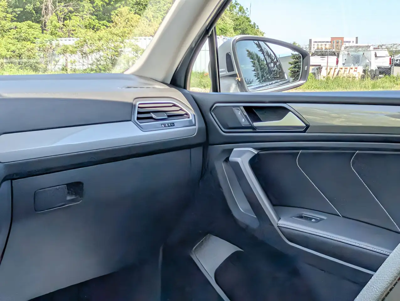 Volkswagen Tiguan снимка Volkswagen Tiguan