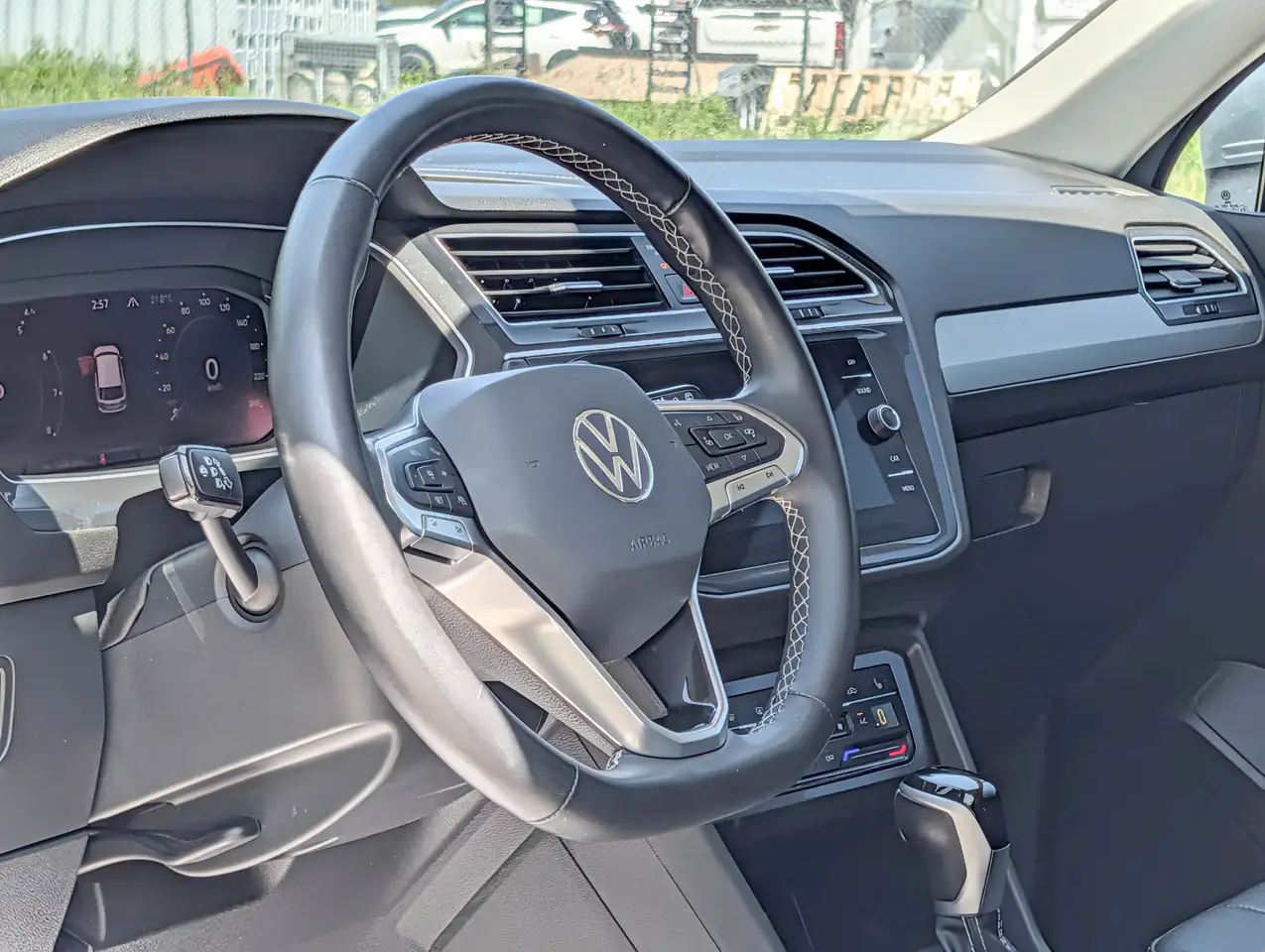 Volkswagen Tiguan снимка Volkswagen Tiguan