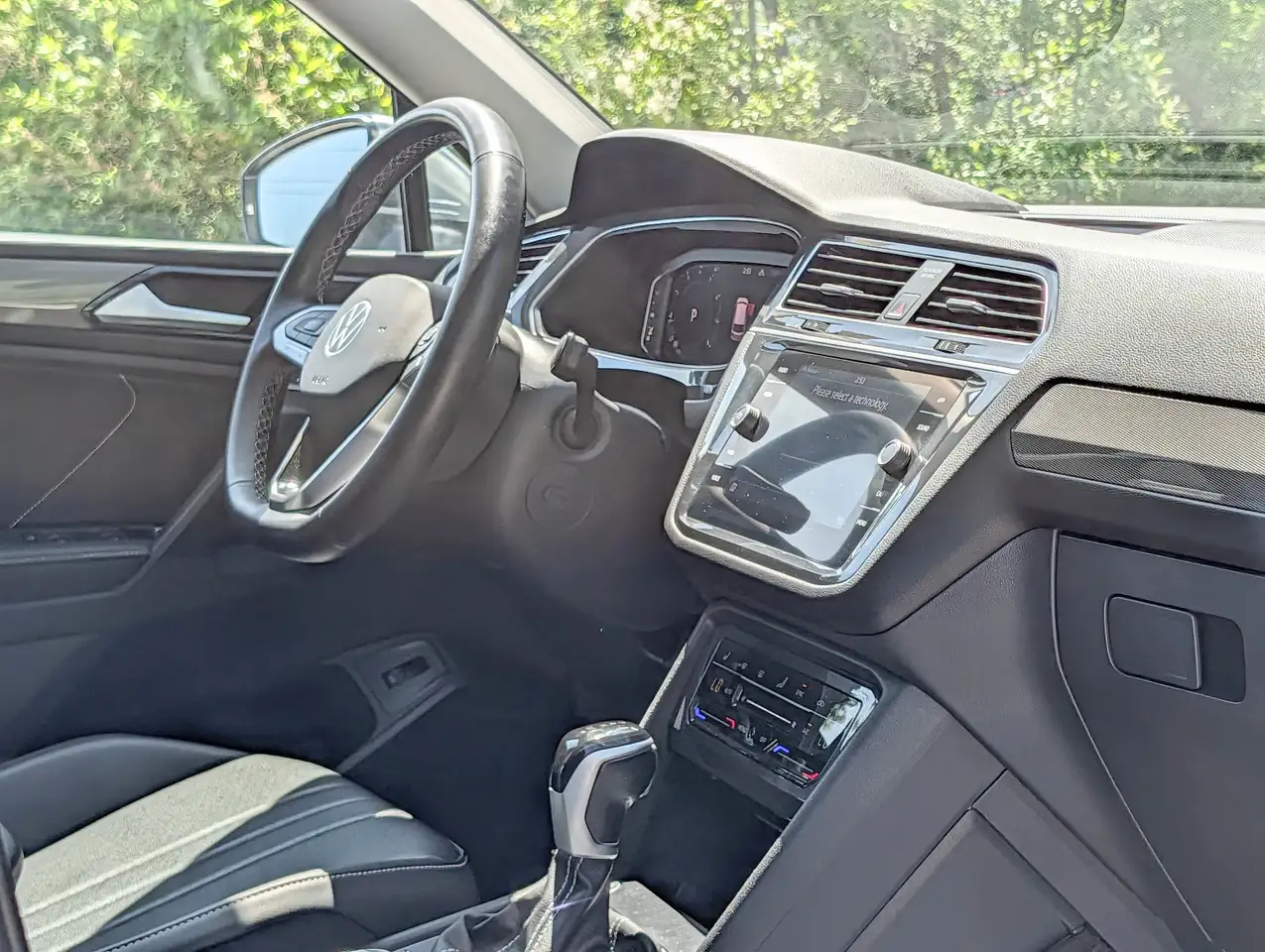 Volkswagen Tiguan снимка Volkswagen Tiguan