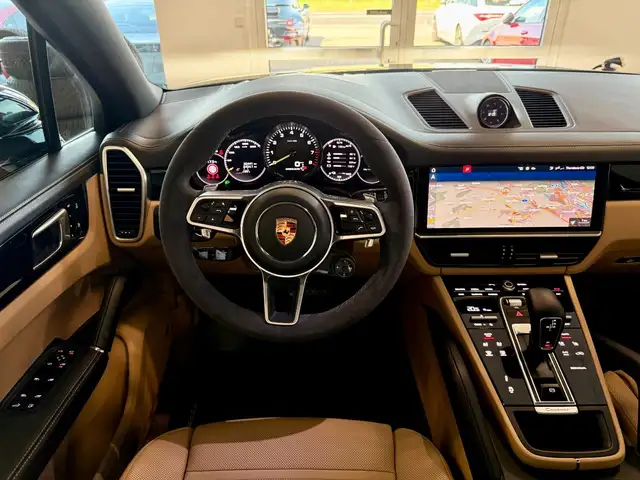 Porsche Cayenne view 17