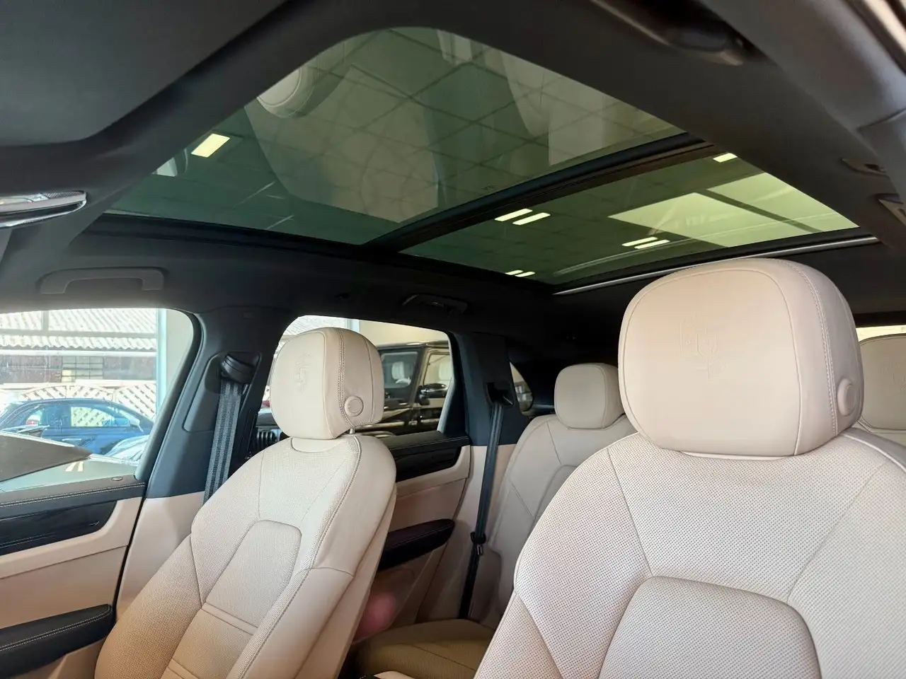 Porsche Cayenne E-Hybrid SportDesign/Panorama/AHK/HUD, миниатюра 8