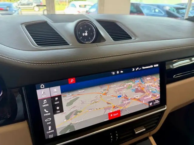 Porsche Cayenne view 20