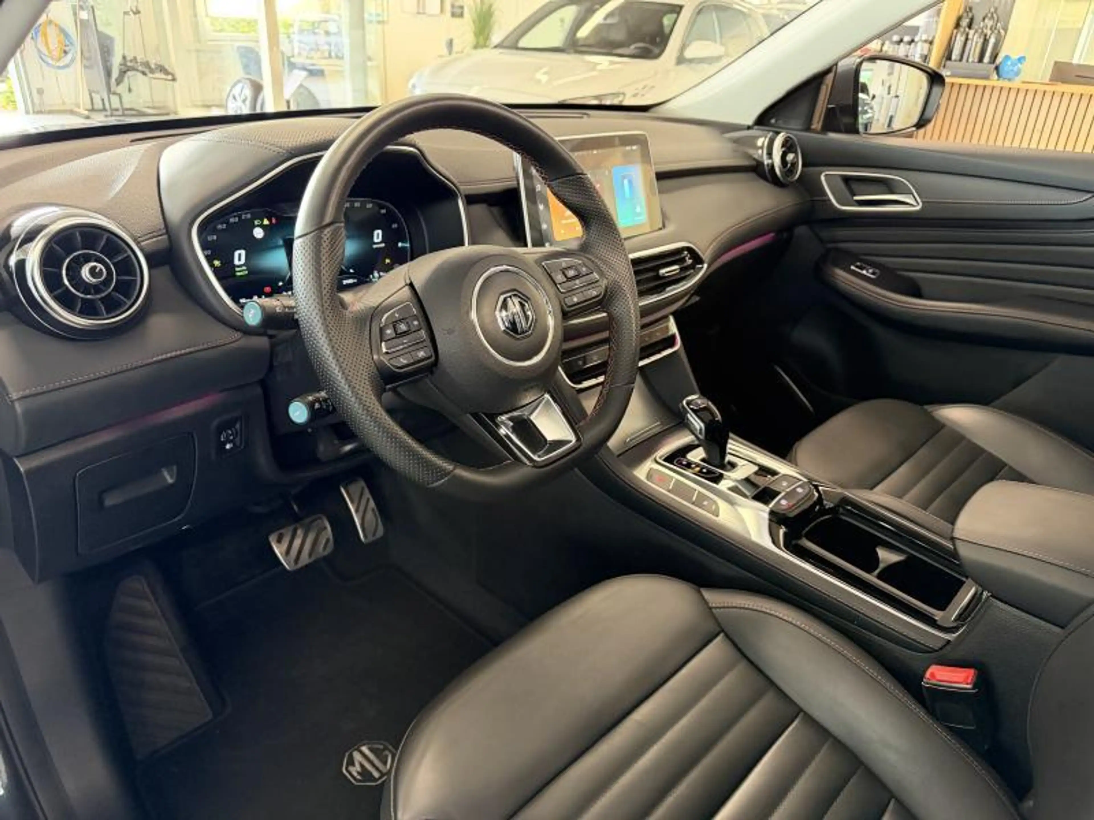 MG EHS 1.5 T-GDI Plug in Hybride Luxury Facelift! | FULL — photo 4
