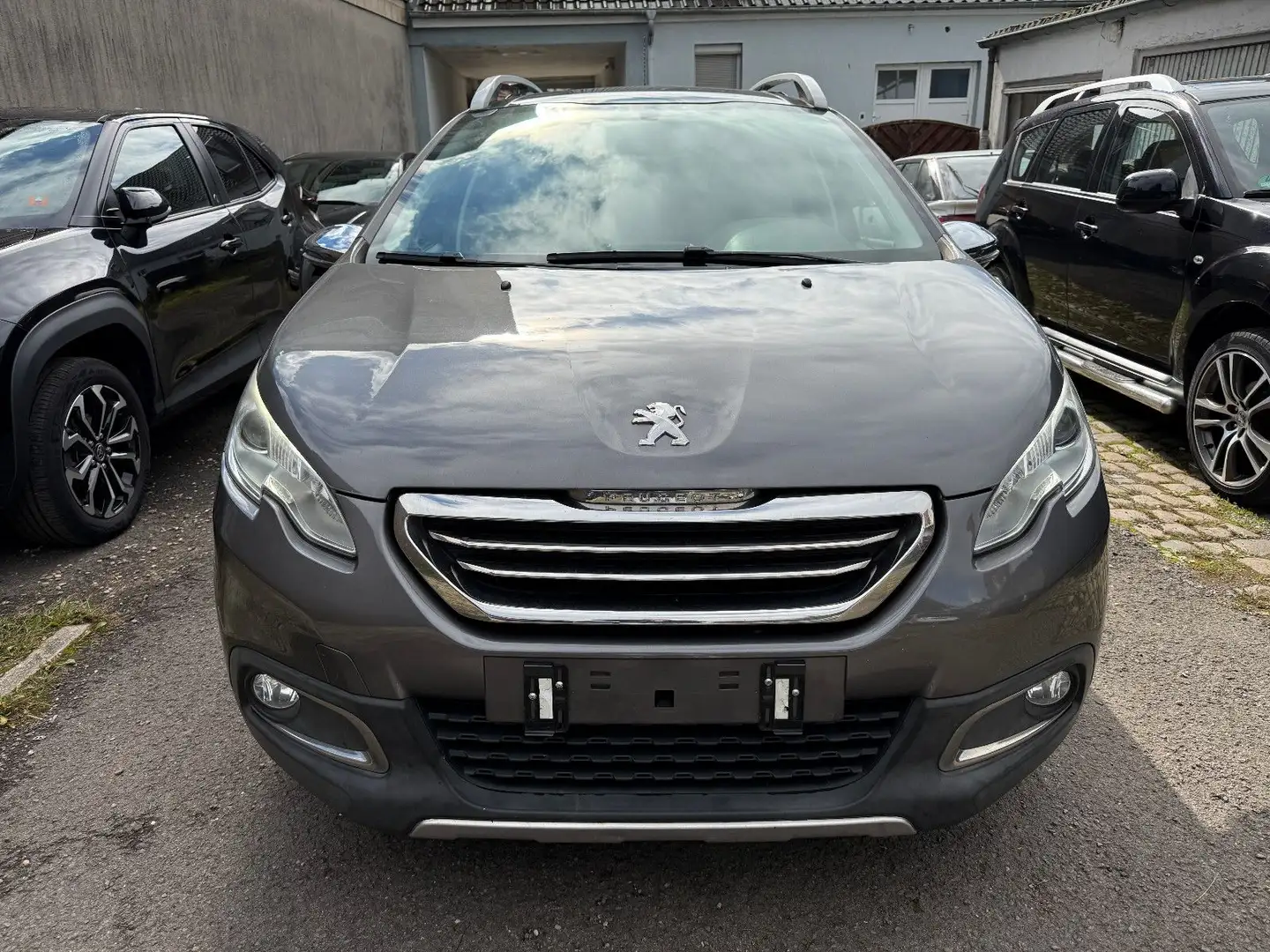 Peugeot 2008 Style *Navi/Klima/Panorama* Grau - 2