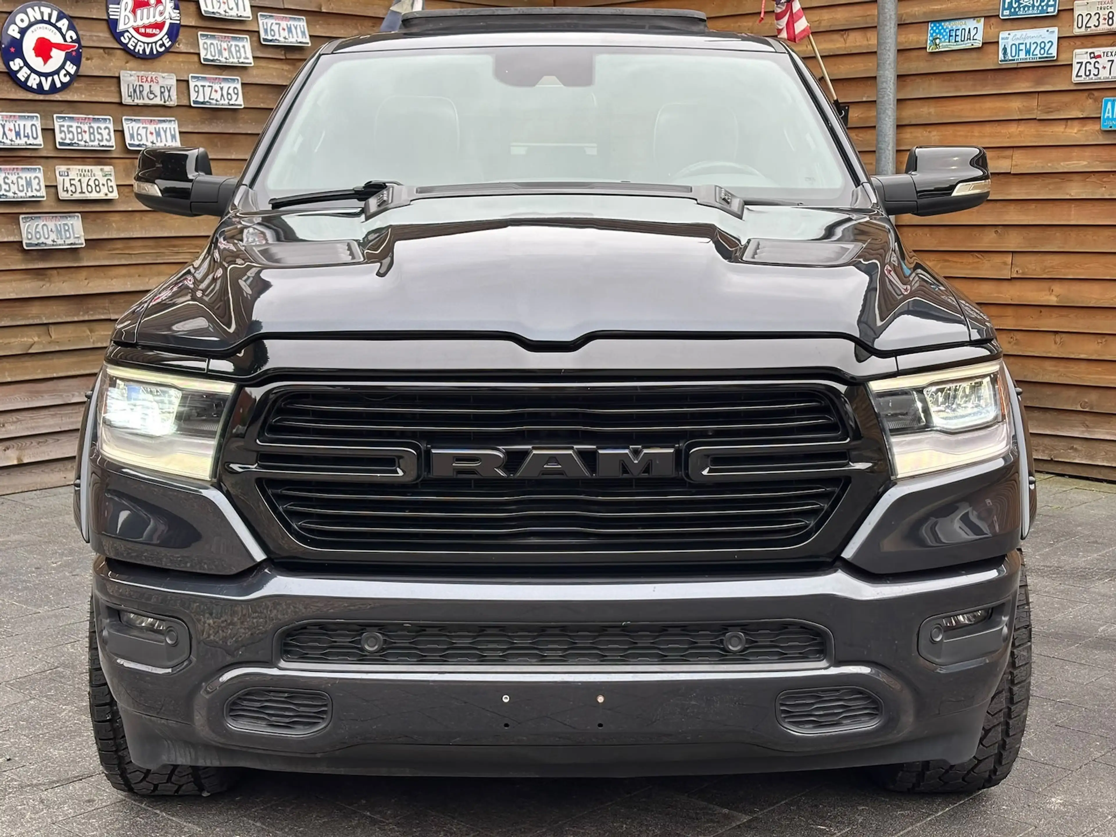 Dodge RAM 1500 Laramie 5.7L PANO 4x4 AHK — photo 5