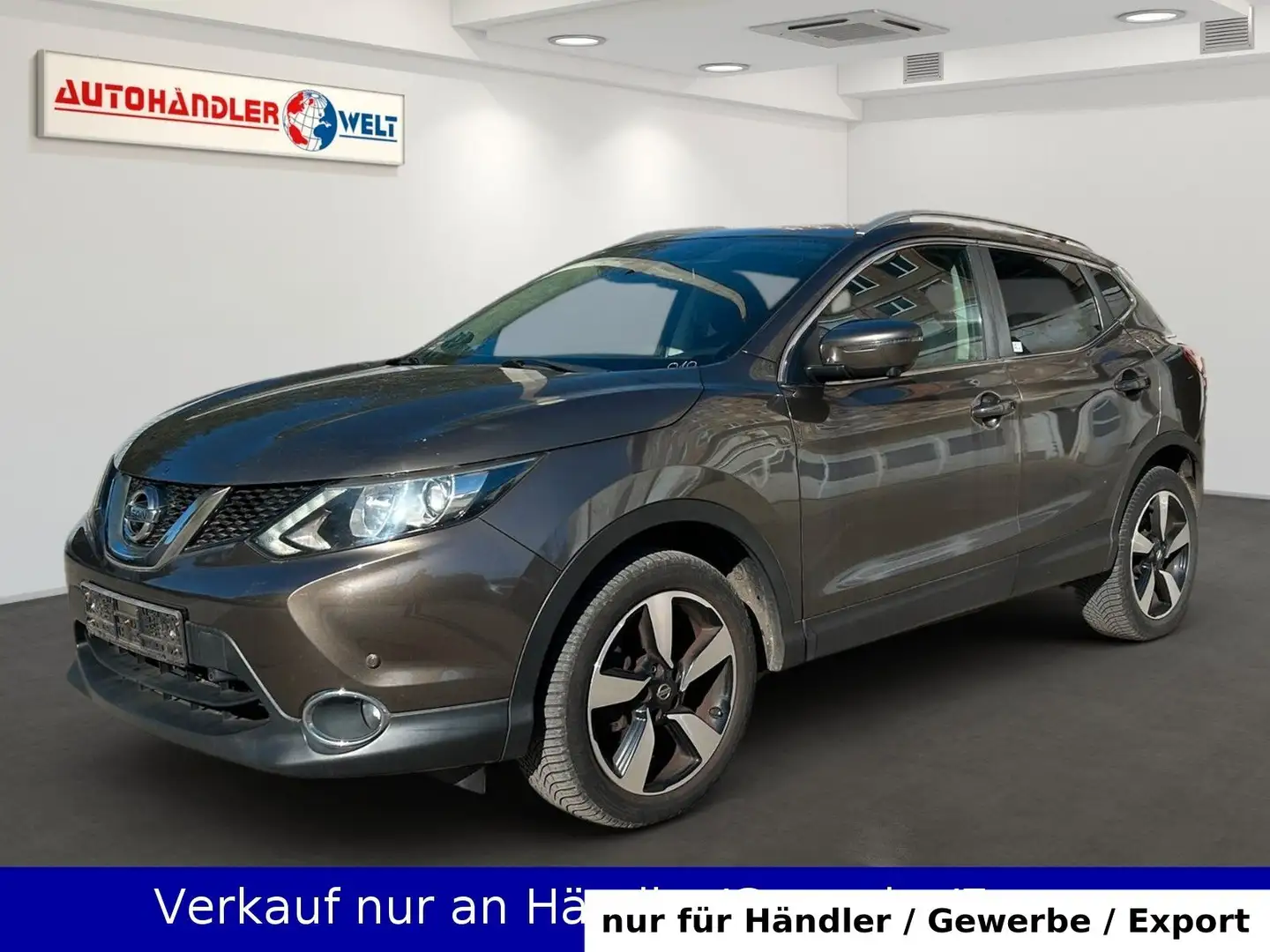 Nissan Qashqai aus 1. Hand AAC SHZ Navi PDC Pano AHK Braun - 1