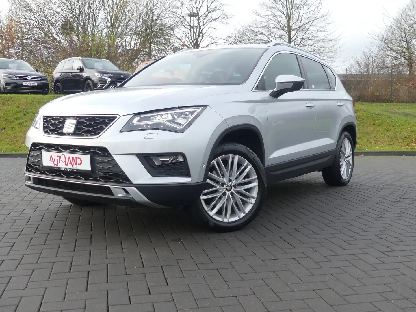 SEAT Ateca 2.0 TDI Xcellence 4Drive LED Navi ACC AHK Silber - 2