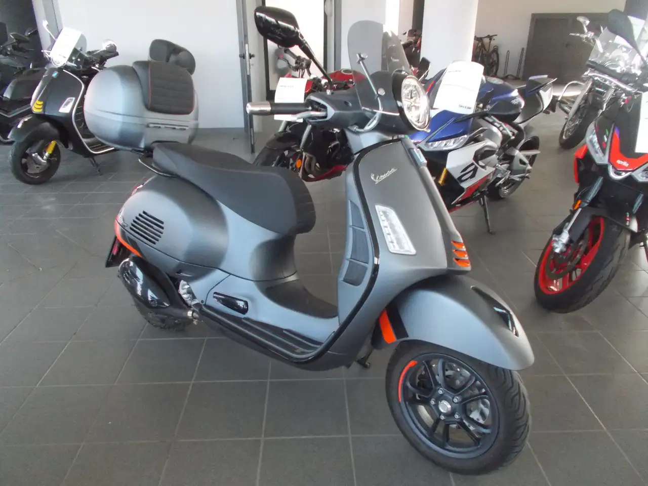 Vespa GTS Super Sport